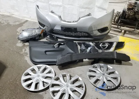 2016 Nissan Rogue S z USA, uszkodzony, nr VIN 5N1AT2MV1GC924514